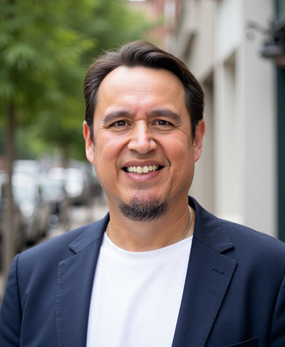 Jorge Garcia 400w Jorge Garcia, Financial Literacy Advocate