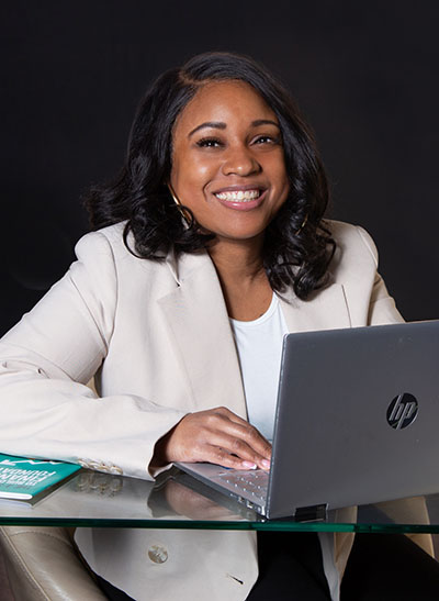 Shakira Moran 400w Shakira Moran, Financial Literacy Advocate