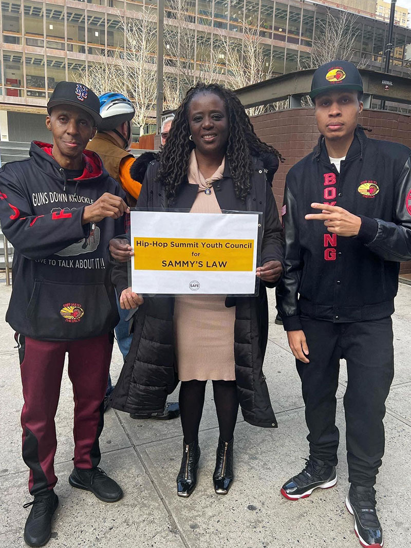 charles fisher guns edit 800x1067w Charles Fisher showing support for Sammy's Law in New York