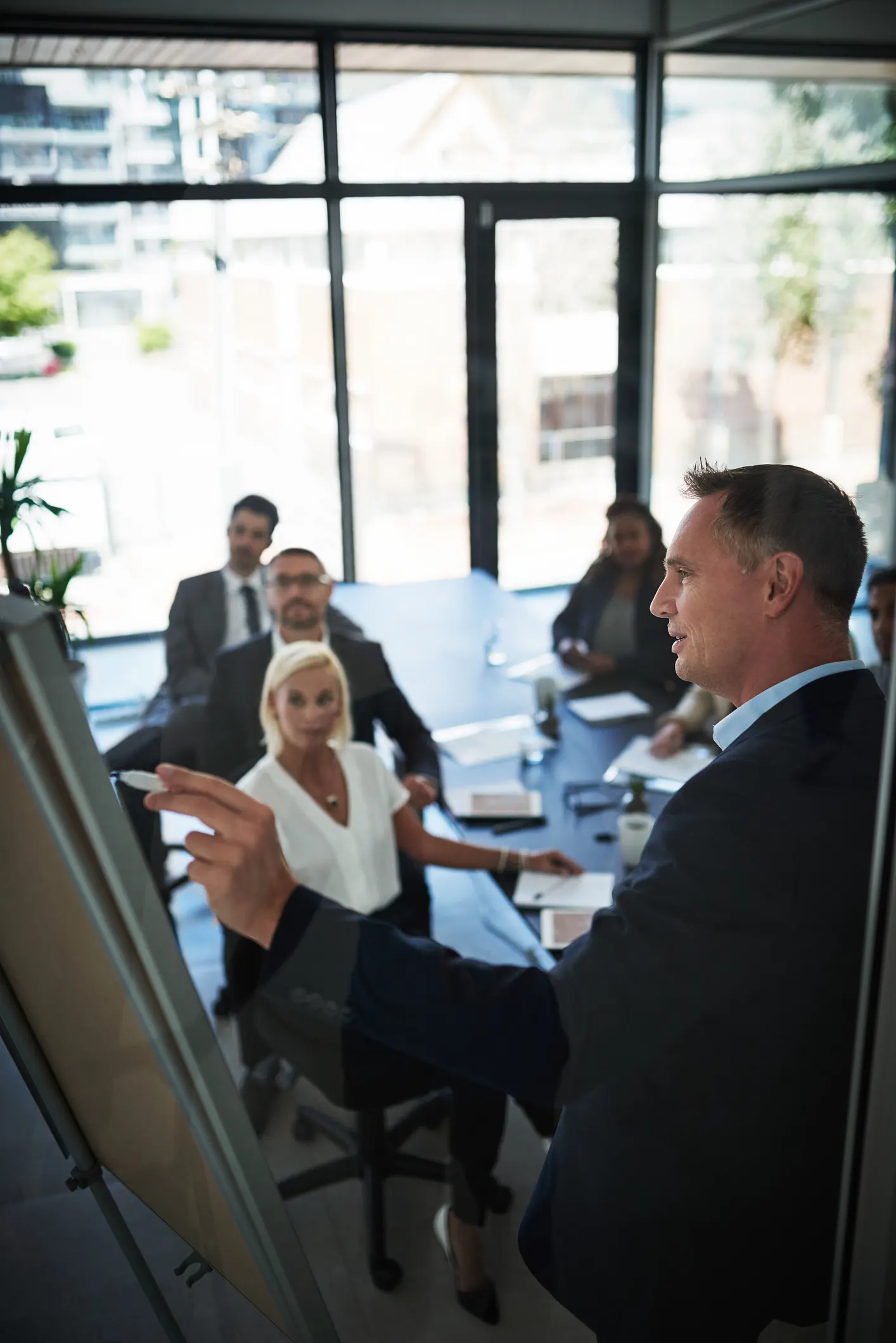 educator-explaining-or-evaluating