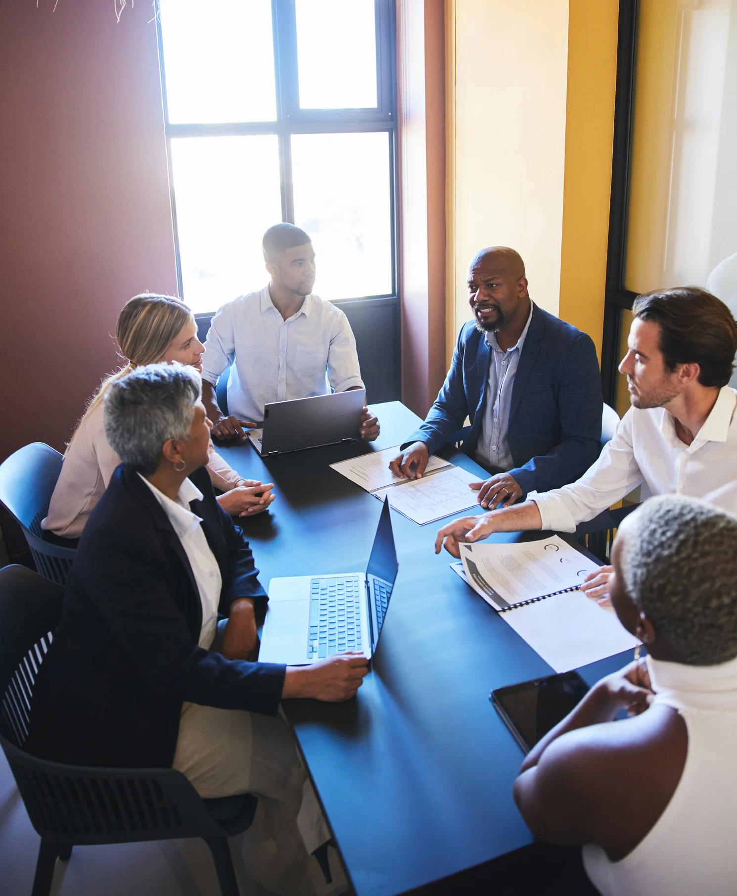 stakeholder-meeting-around-a-table